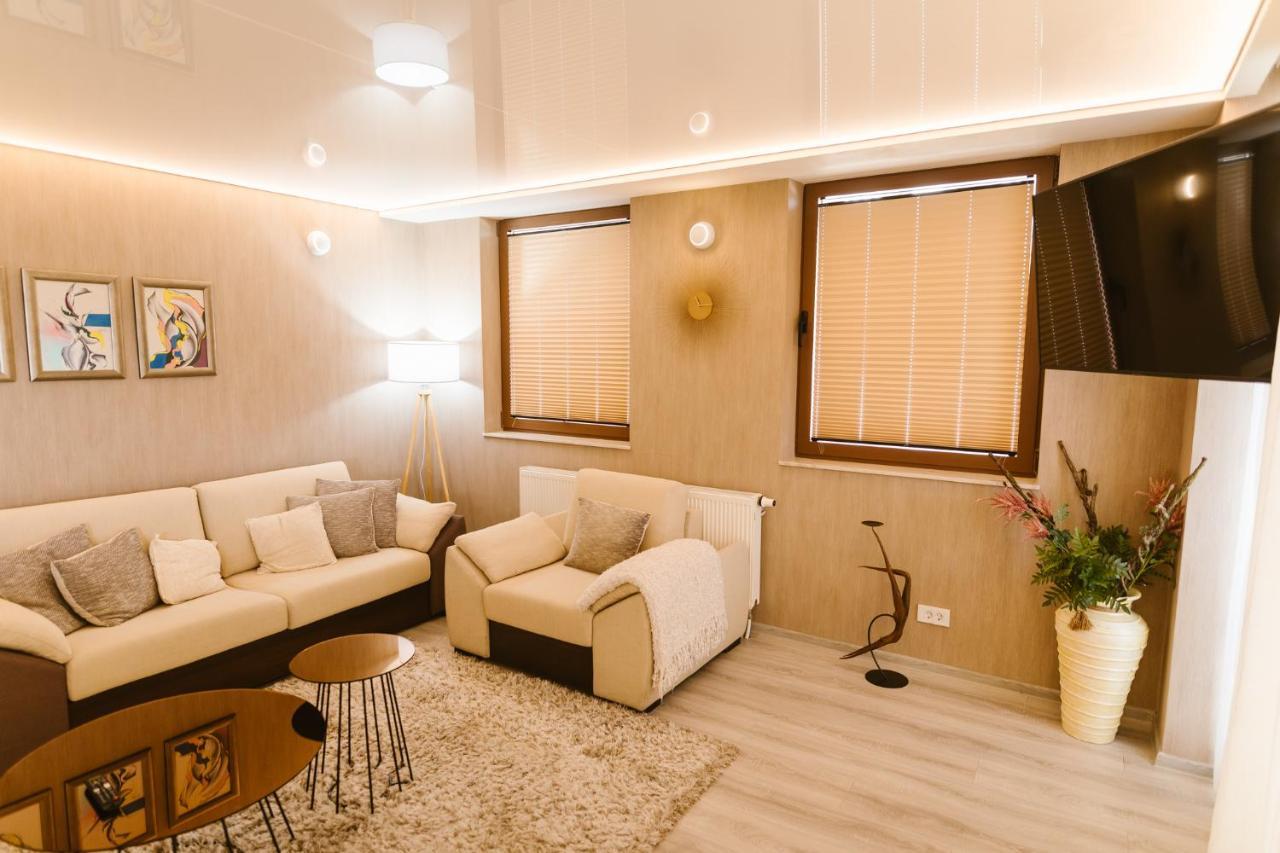 Sky View - Luxury Apartment With A Dream View Brasov Exterior photo