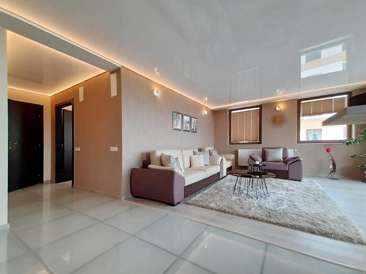 Sky View - Luxury Apartment With A Dream View Brasov Exterior photo